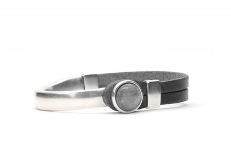 Qoss Zwarte Armband Gwen Grijze Bol - Maat L